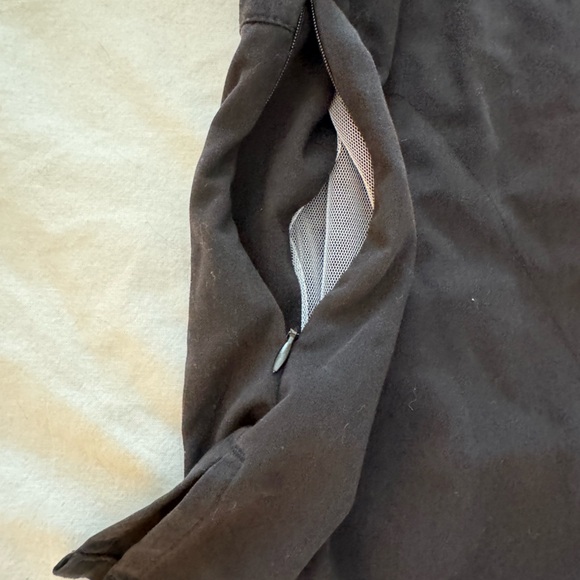 Women’s New Balance Black Scrub Set - Picture 6 of 9